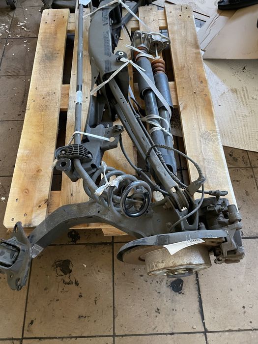 Punte spate BMW seria 2 F45 F46 fuzeta etrier brat disc telescop