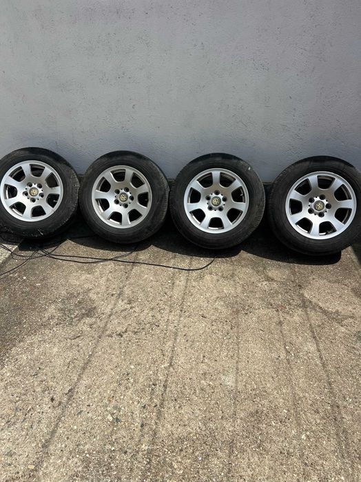 гуми с джанти 16 цола 4бр. 5X120 6.5J ET 50 централен отвор 65,1 в момента с фтулки