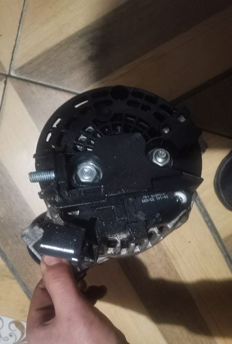 Vând alternator BMW seria 3 e90