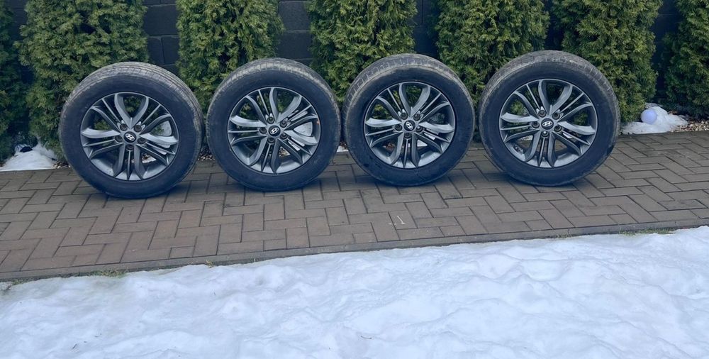 Set 4 roți originale Hyundai – jante aliaj R17 + anvelope vară.