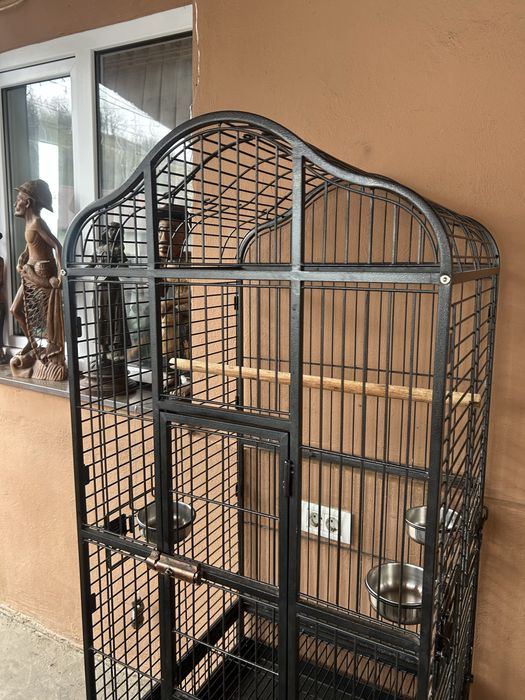 Volieră, colivie papagali