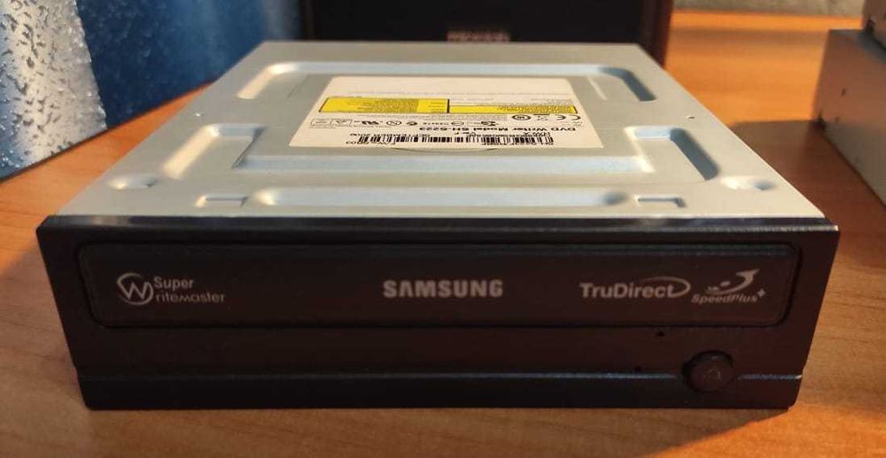 Оптический привод DVD±RW