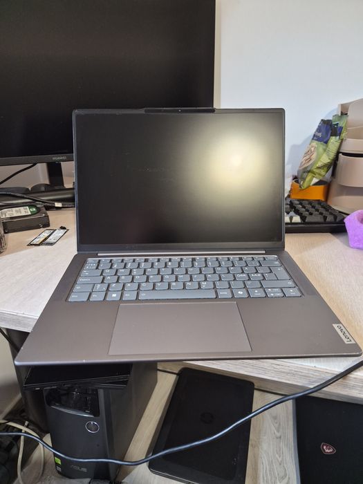 Lenovo Yoga PRO7 AMD Ryzen7-8845HS 16 cpu's/16GB ddr5/1TB SSD/ RTX 3050 6GB 14" WQXGA!