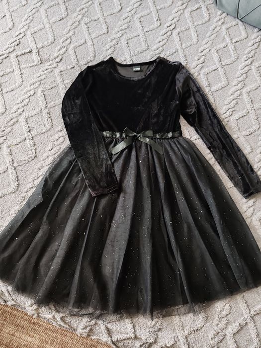 Костюм велюровый и платье на девочку