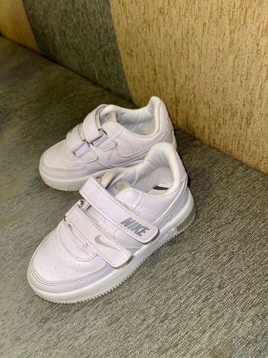 Светещи детски маратонки