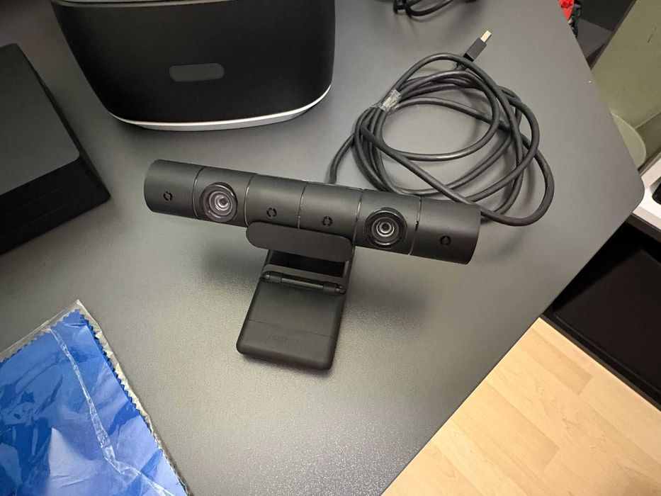 Ps4 Pro с два джойстика и VR очила