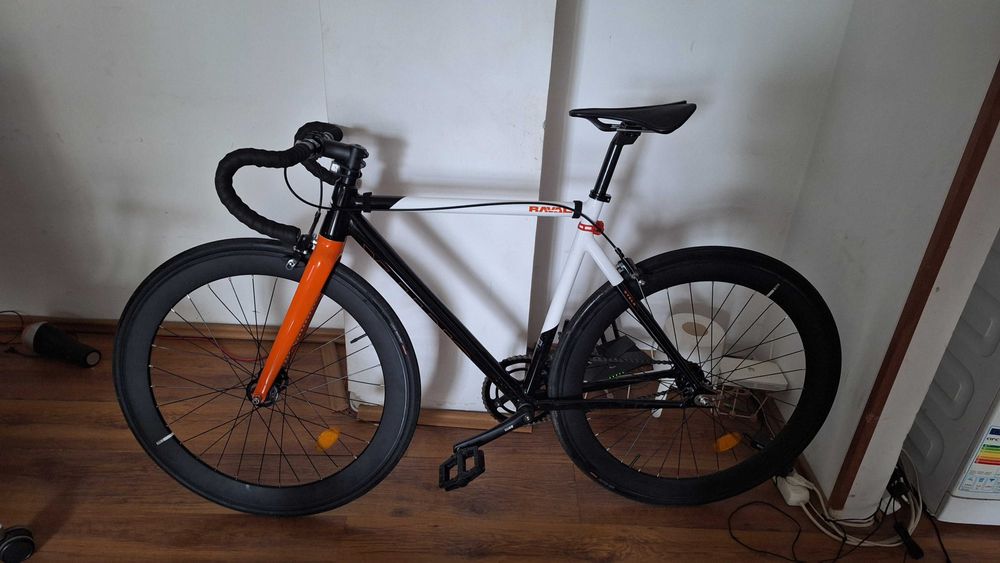 Single Speed Santa Fixie Raval Stela 52