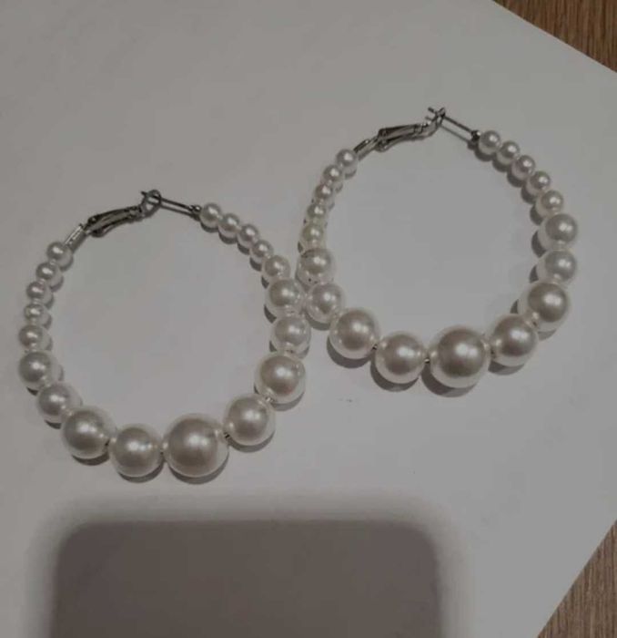 Cercei mari eleganti