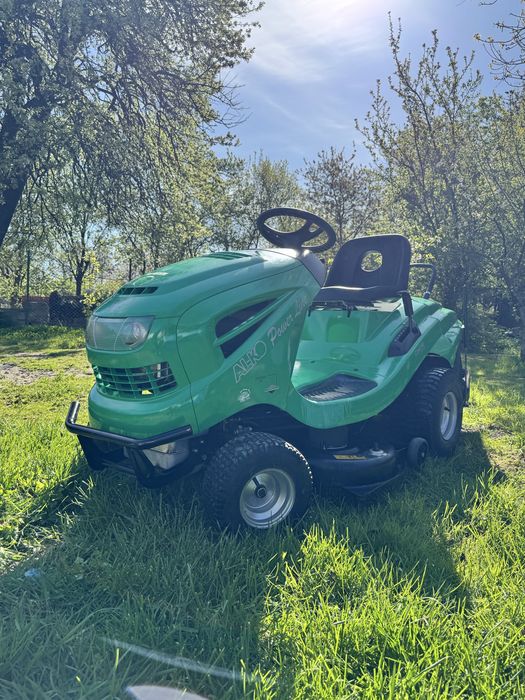 Tractoras Tractor Tractorase de gazon Al-Ko Sangeorgiu de Padure • OLX.ro