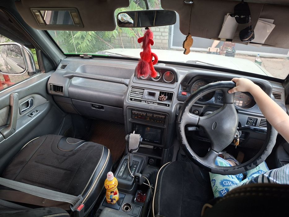 Продаю Mitsubishi Pajero