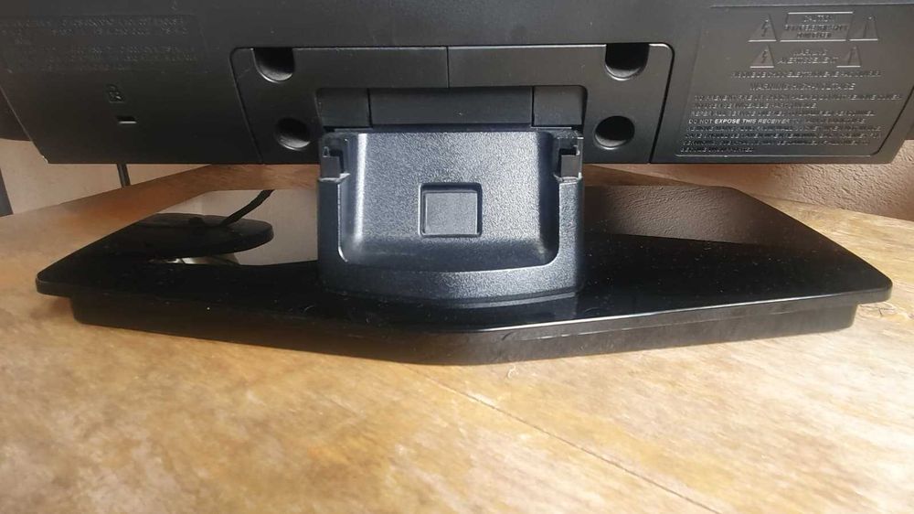 Monitor / TV LG 19" (HDMI, VGA, SCART) - Stare foarte bună