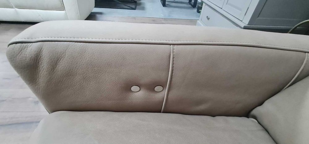 Италиански кожен диван тройка с електрически релаксиращ механизъм