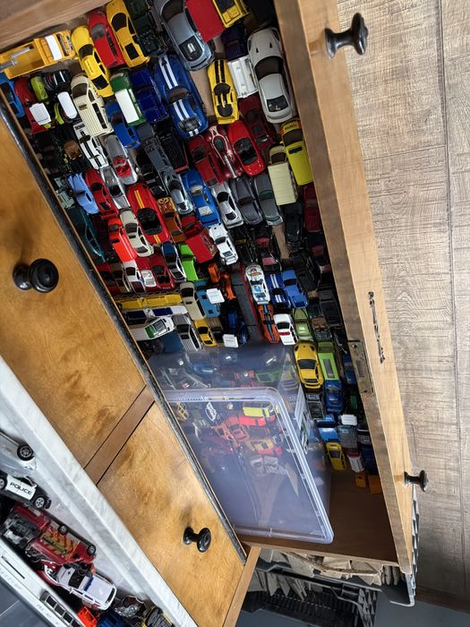 Lot 224 masinute Hotwheels , siko , Matchbox etc