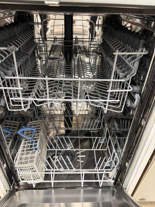 Съдомиялна машина ELECTROLUX 45см. за пълно вграждане