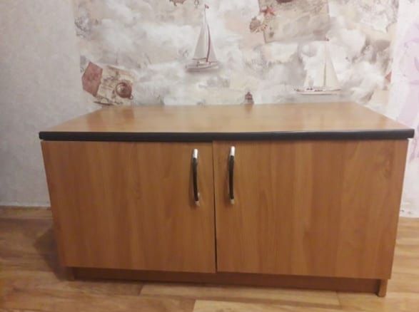 Продам прихожую 18000т.