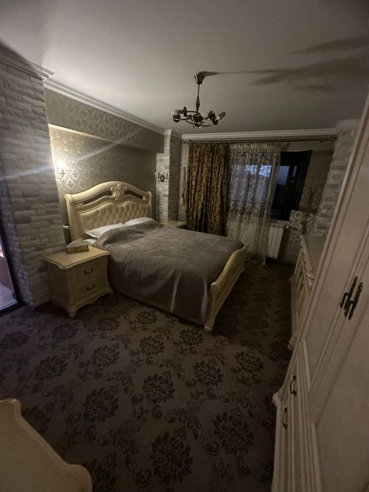 Închiriez apartament cu 2 camere