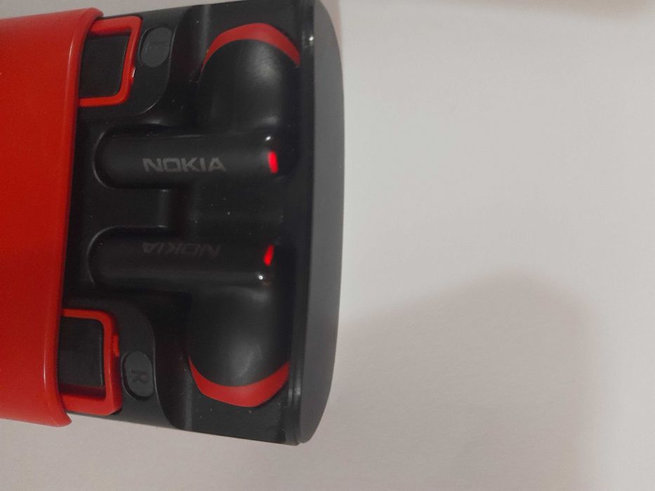 Telefon Nokia 5710 XpressAudio,mobil cu butoane Nokia TA-1504 cu ecran mare 2.8"si casti earbuds Nokia cu incarcator,functional Digi Orange Vodafone