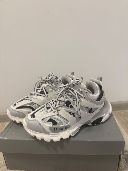 Balenciaga track