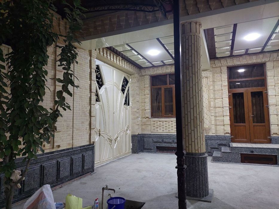 Продаётся  3х этажный Дом