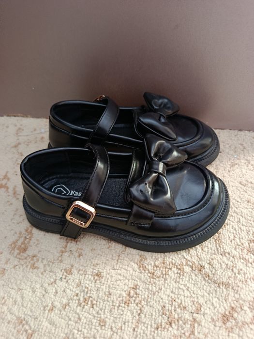 Лоферы на девочку 29 р