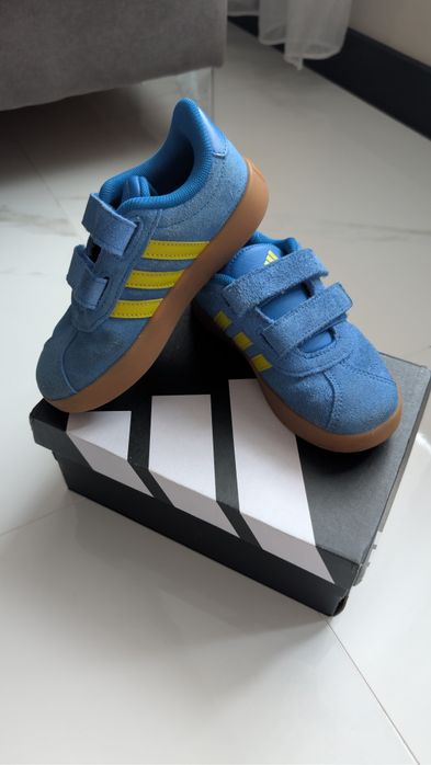 Adidas детски маратонки 27 номер