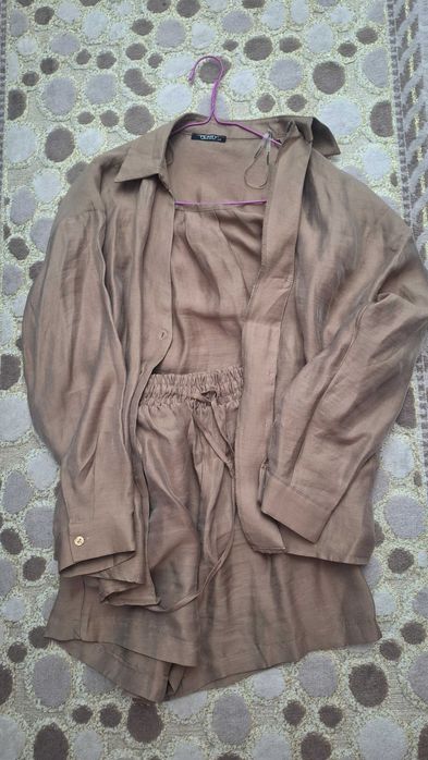 Комплект от две части