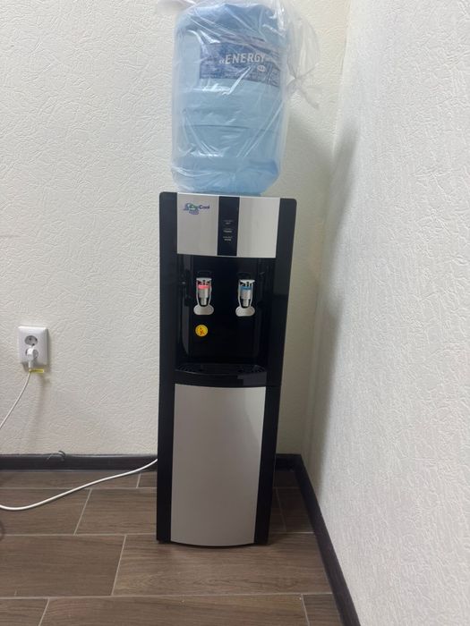 Кулер для воды в отлином состояний