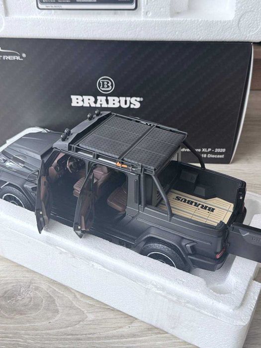 Колекционерски модел Mercedes Brabus G800 Adventure 1/18