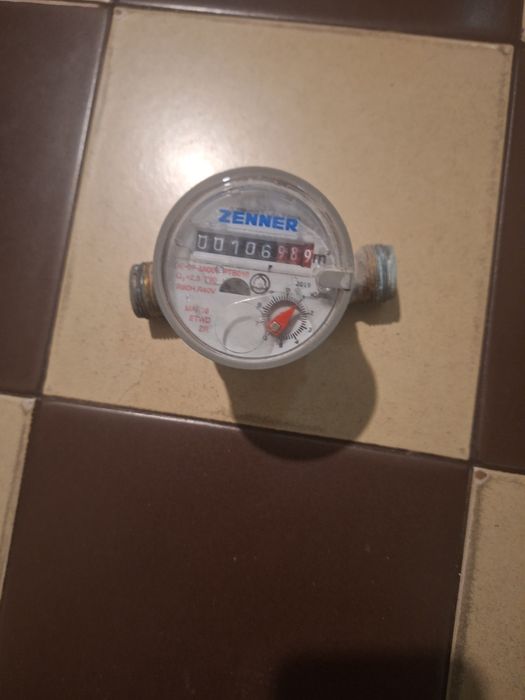 Водомер за топла вода