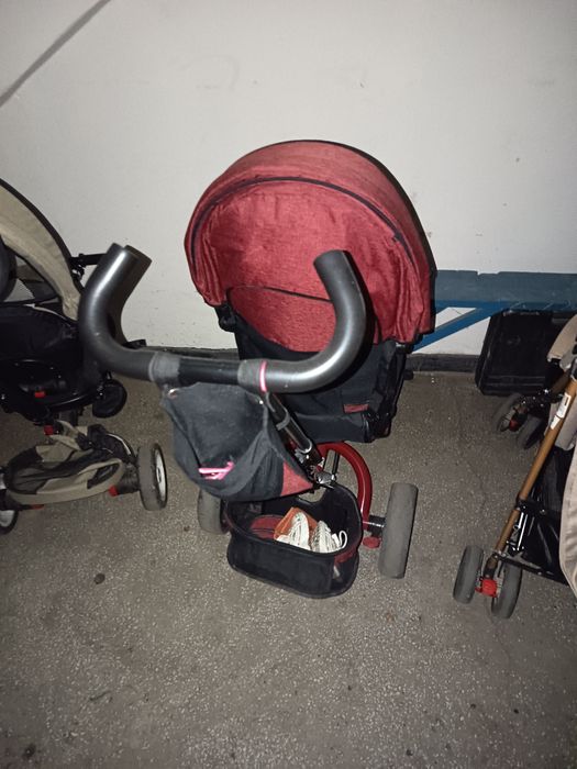 Tricicleta  culoare roșu