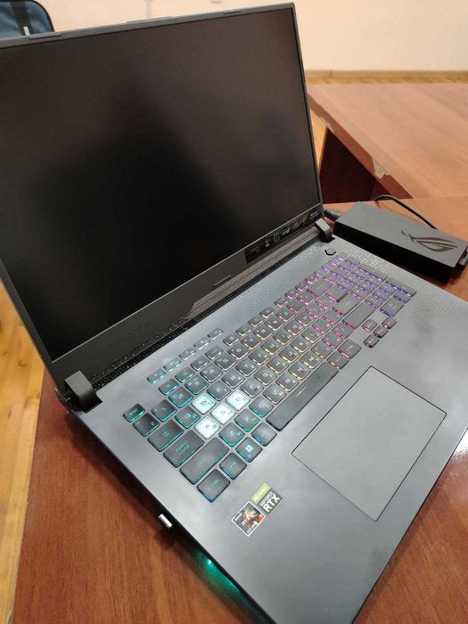 Noutbuk Asus ROG gaming ryzen7