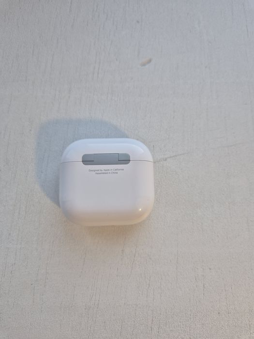 Airpods 4 sigilate
