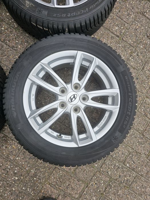 Jante Hyundai r16 cu cauciucuri de iarna