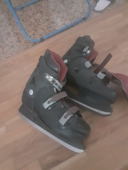 Patine  numar 42