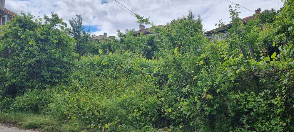 549-Продава се парцел за строителство в кв. Оборище!