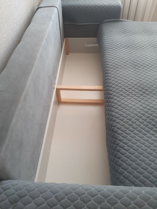 Продам диван б/у.