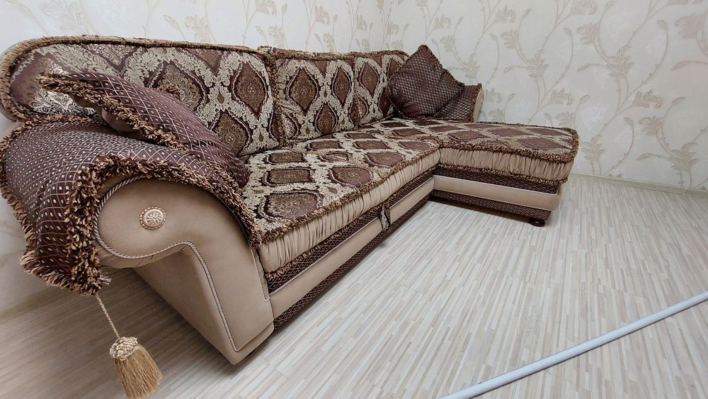 Продам  диван в отличном состоянии