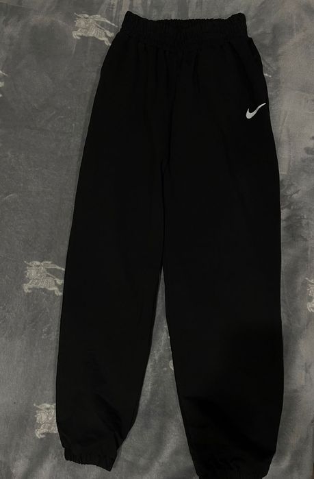 Разгрузка гардероба.