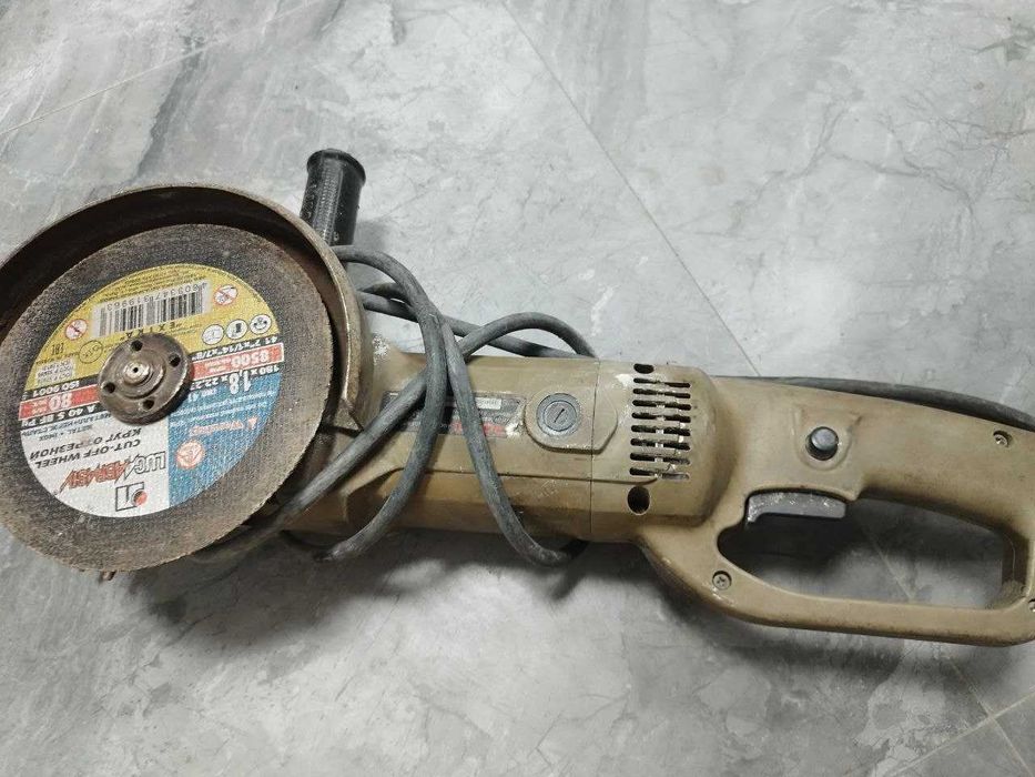 Болгарка Crown (874996 г. Кокшетау, ул, Абая 128, 21)