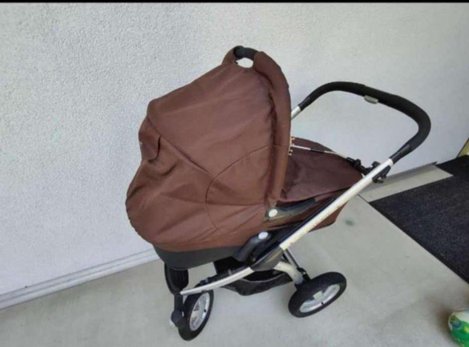 Бебешка Количка.