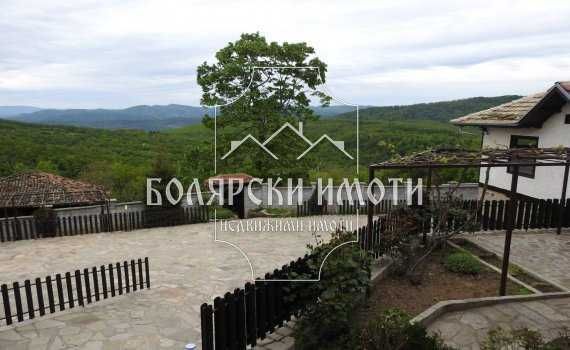 Дава се под наем Къща в с. Харваловци, Област Велико Търново - 150 кв.м за 665 € - Снимка #1