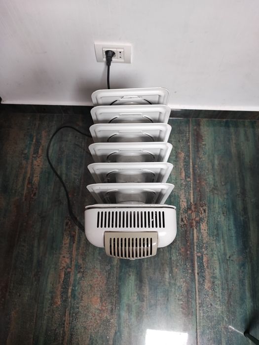 Calorifer electric pe ulei Delonghi 1500W, made in Italy, perfect functional