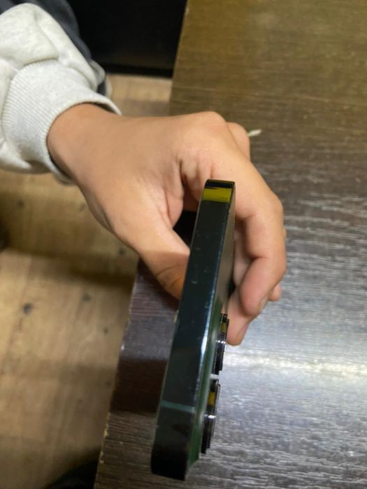 iPhone 13 pro  еш жері ауыспаған