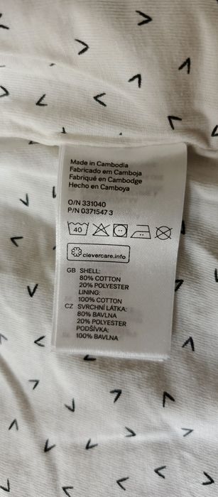 Скидки цен! фирменных вещей! Стёганая кофточка с капюшоном.Осень-весна