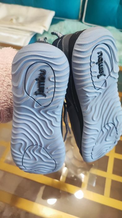 Спорни обувки JAMBU естествена кожа