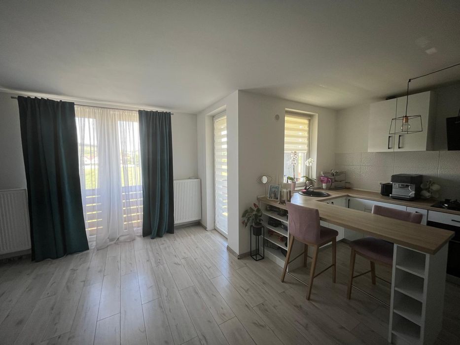 Închiriez apartament cu 2 camere Unirii