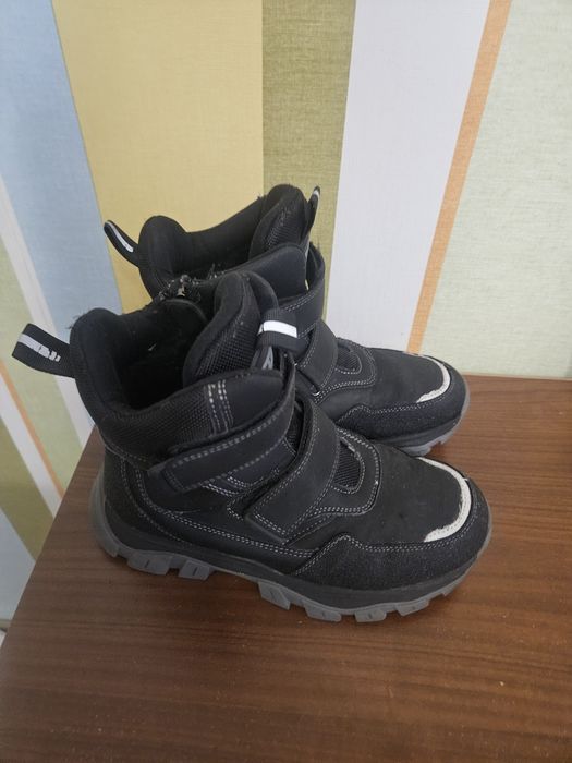 Зимн е ботинки на мальчика, 35 размер