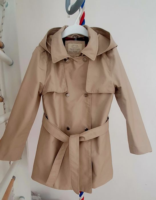Плащ Zara для девочки.