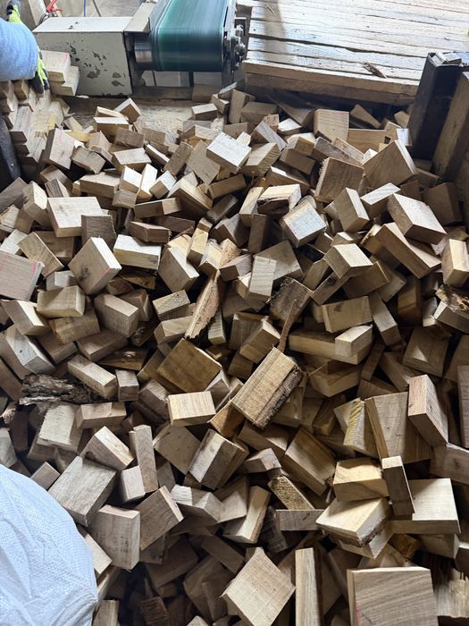 Vand saci cu lemn de foc din stejar / gorun