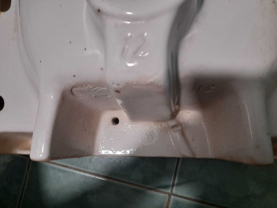 Порцеланова нова мивка от времето на соца